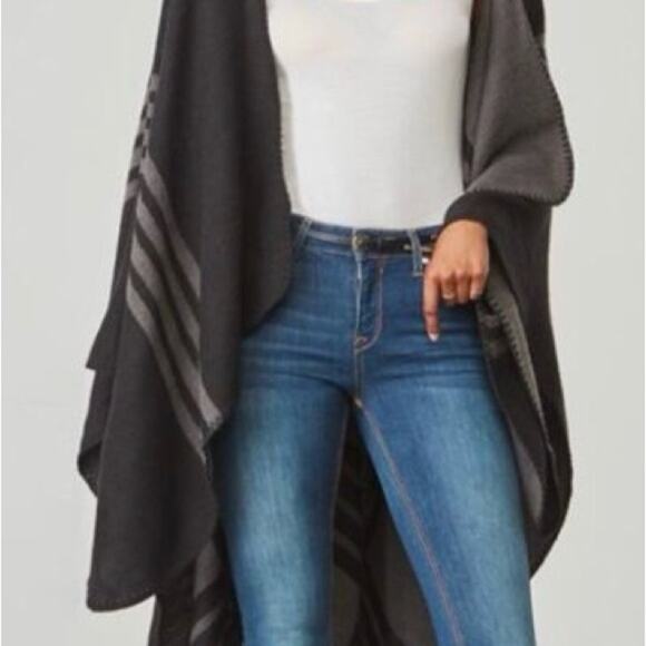 BB Dakota Reversible Poncho Wrap NIP - Picture 2 of 7